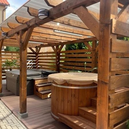 Oeskarszt Apartman Urkut Bagian luar foto