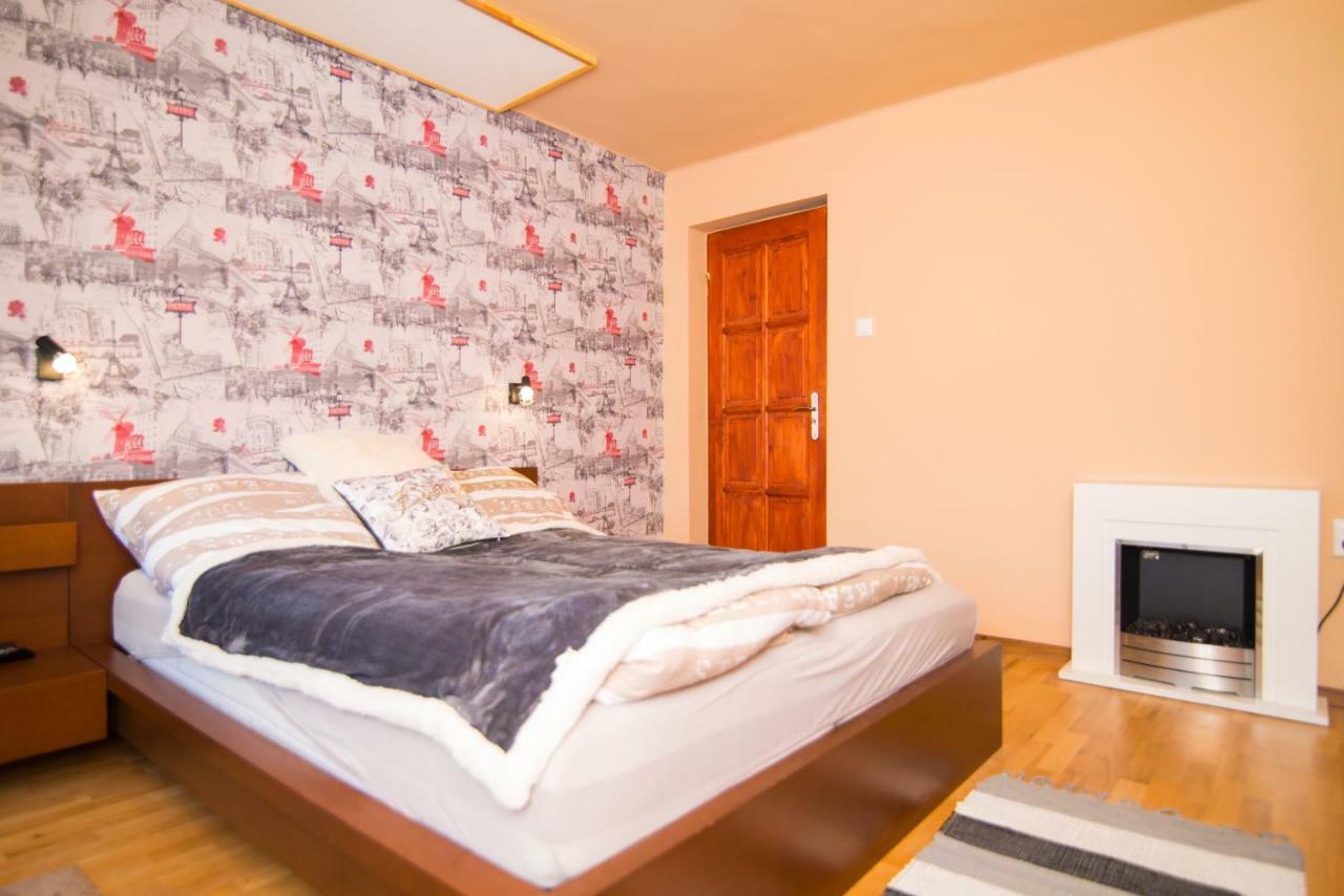 Oeskarszt Apartman Urkut Bagian luar foto