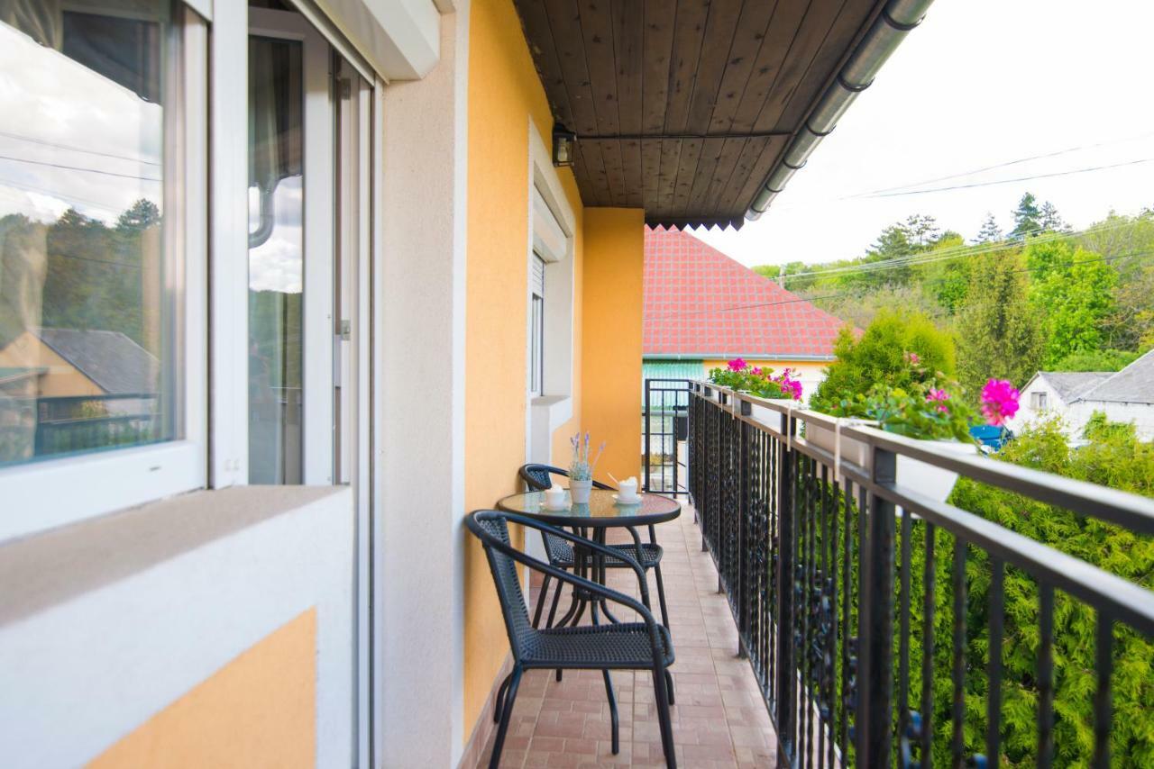 Oeskarszt Apartman Urkut Bagian luar foto